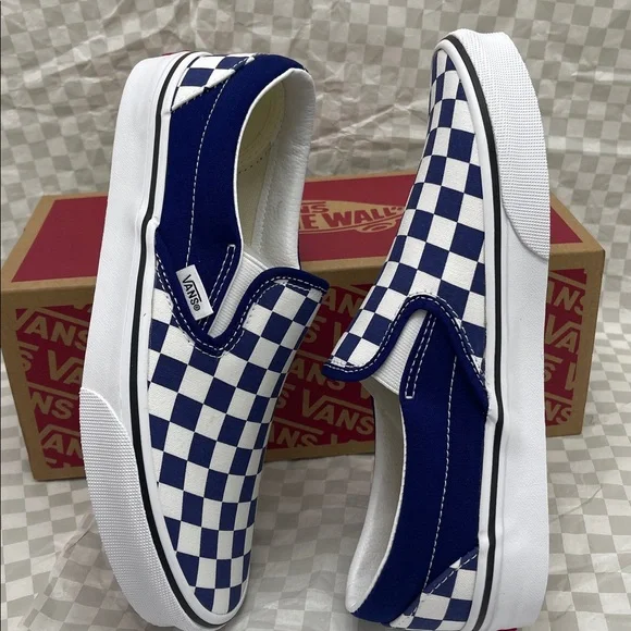 Vans Men’s Classic Slip-On
Color Theory Checkerboard
VN000BVZBYM Sneakers Beacon - Picture 12 of 16